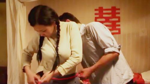 系红裤带的女人在线观看,揭秘神秘女性的传奇人生  第2张
