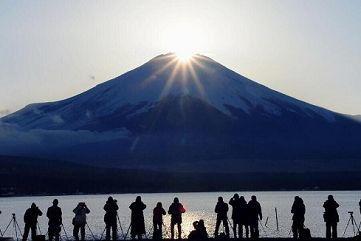 富士山最新爆料新闻视频,神秘现象引发热议，专家解读背后的科学奥秘