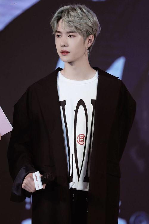 王一博队员爆料视频大全,揭秘幕后精彩瞬间  第3张